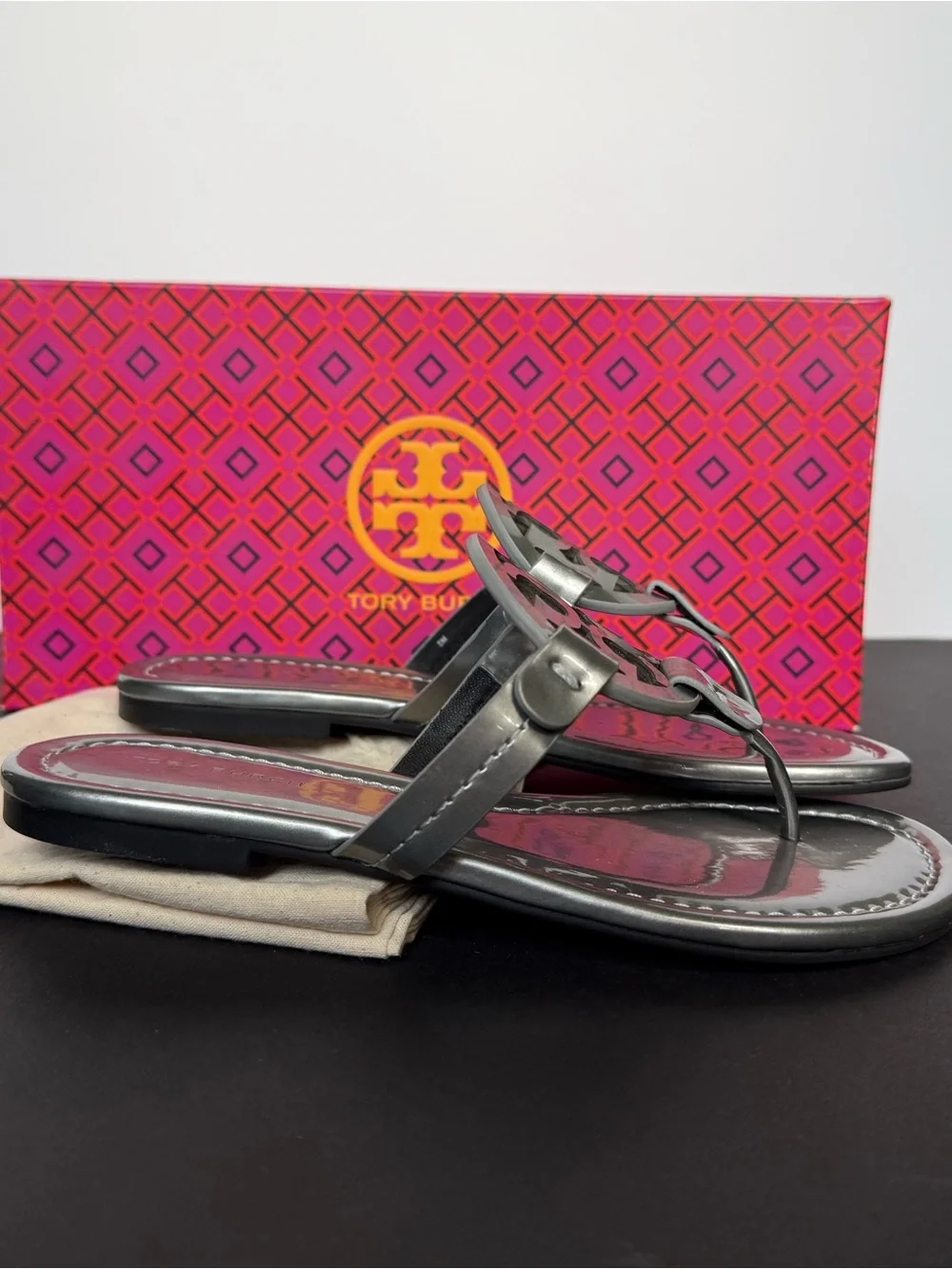 New! Tory Burch Silver Pearlized Patent Miller Logo Thong Sandals - size 5